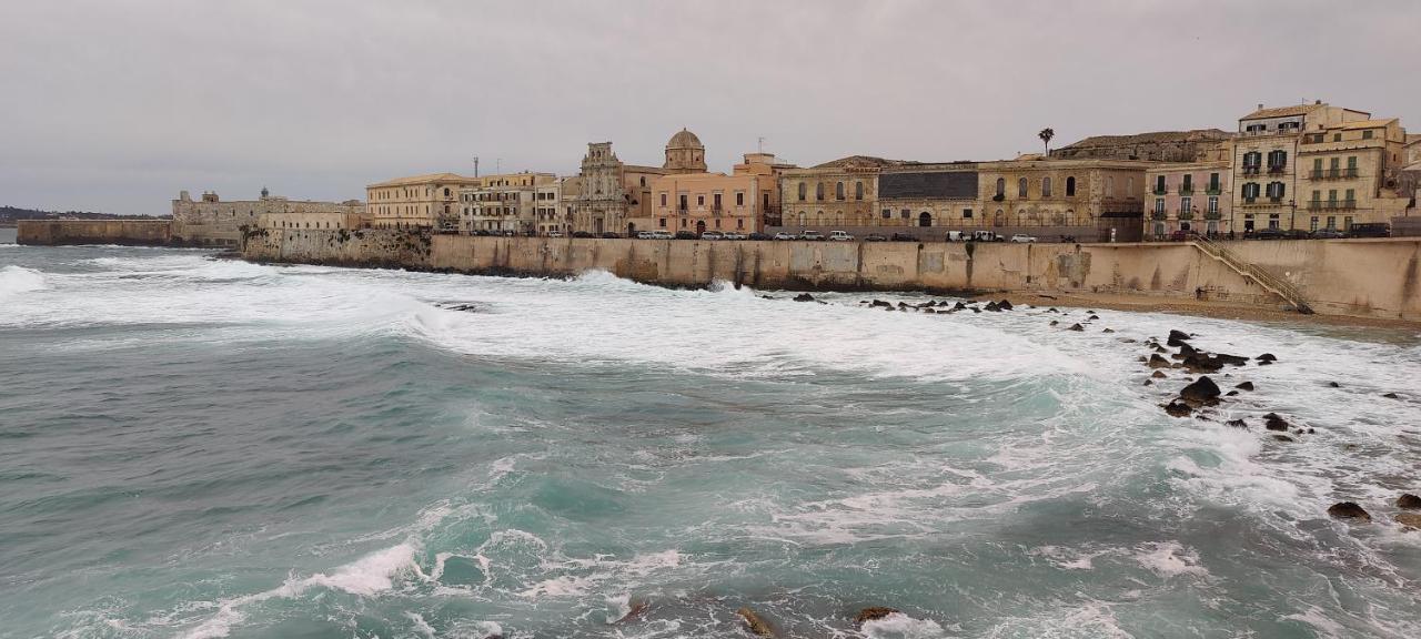Ortigia Porta Del Mare Apartment Сиракуза Екстериор снимка